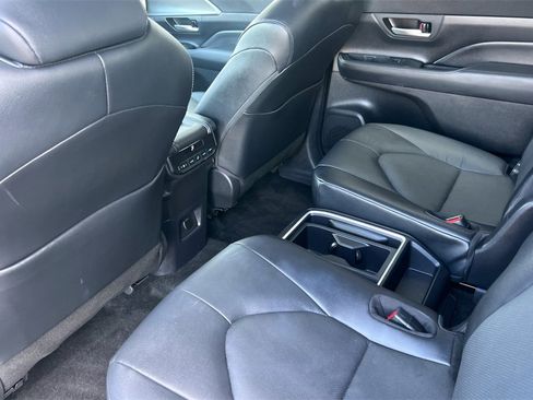 Certified 2025 Toyota Grand Highlander AWD image 14