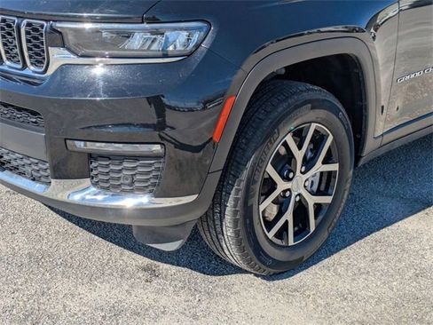 Used 2024 Jeep Grand Cherokee L Limited w/ Luxury Tech Group II image 12