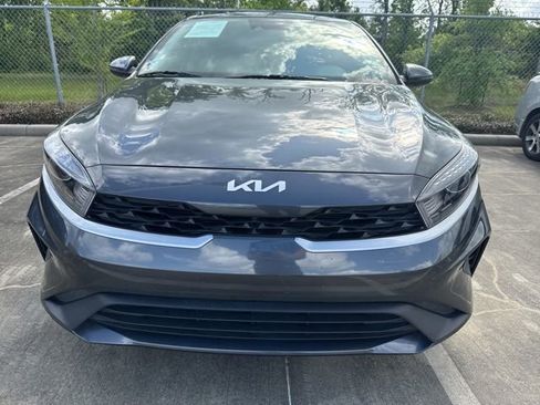 Used 2023 Kia Forte LXS w/ LXS Technology Package image 2