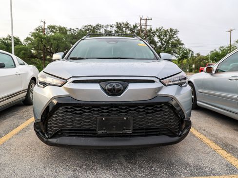 Used 2024 Toyota Corolla Cross AWD Hybrid image 4