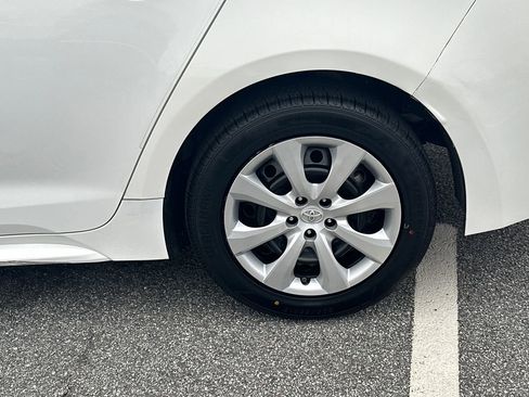 Used 2022 Toyota Corolla LE image 19