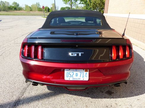 Used 2017 Ford Mustang GT Premium RWD image 9
