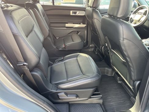 Used 2022 Ford Explorer Limited w/ Equipment Group 301A image 26