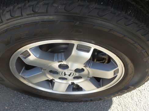 Used 2010 Honda Pilot Touring image 10