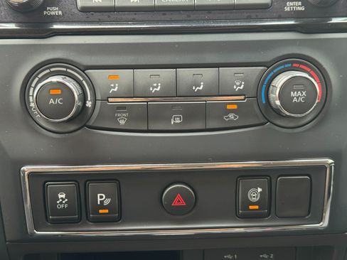 Used 2023 Nissan Titan SV w/ Accessory Utility Package RWD image 24