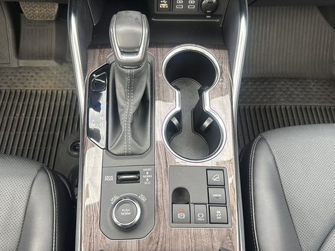 Used 2024 Toyota Highlander Platinum image 45