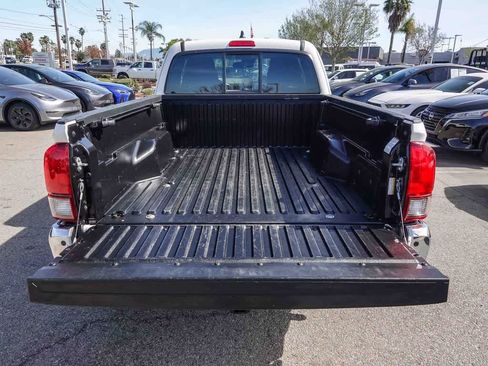 Used 2023 Toyota Tacoma SR5 AWD/4WD image 22