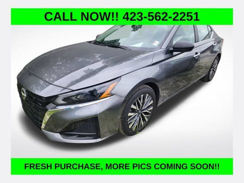 Used 2025 Nissan Altima 2.5 SV FWD image 1