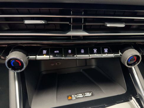 New 2026 Chevrolet Traverse LT image 24