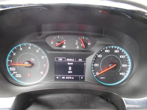 Used 2023 Chevrolet Traverse LT image 47