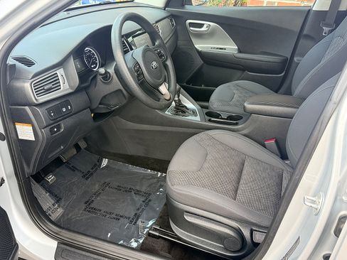 Used 2018 Kia Niro FE FWD image 27