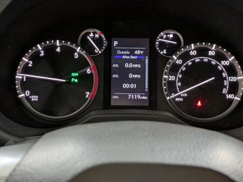 Used 2023 Lexus GX 460 Premium image 11