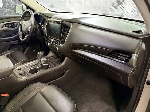 Used 2020 Chevrolet Traverse RS image 12