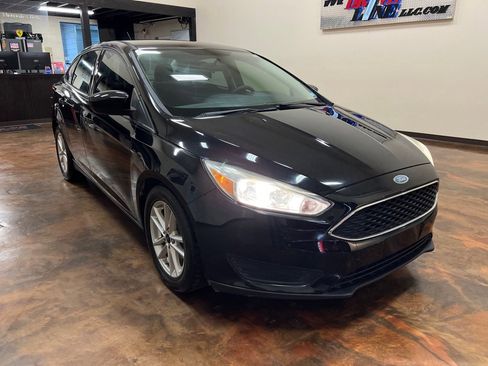 Used 2018 Ford Focus SE image 3