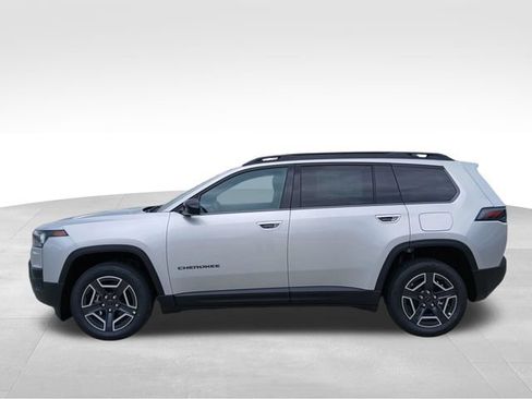 New 2026 Jeep Cherokee Laredo AWD/4WD image 2