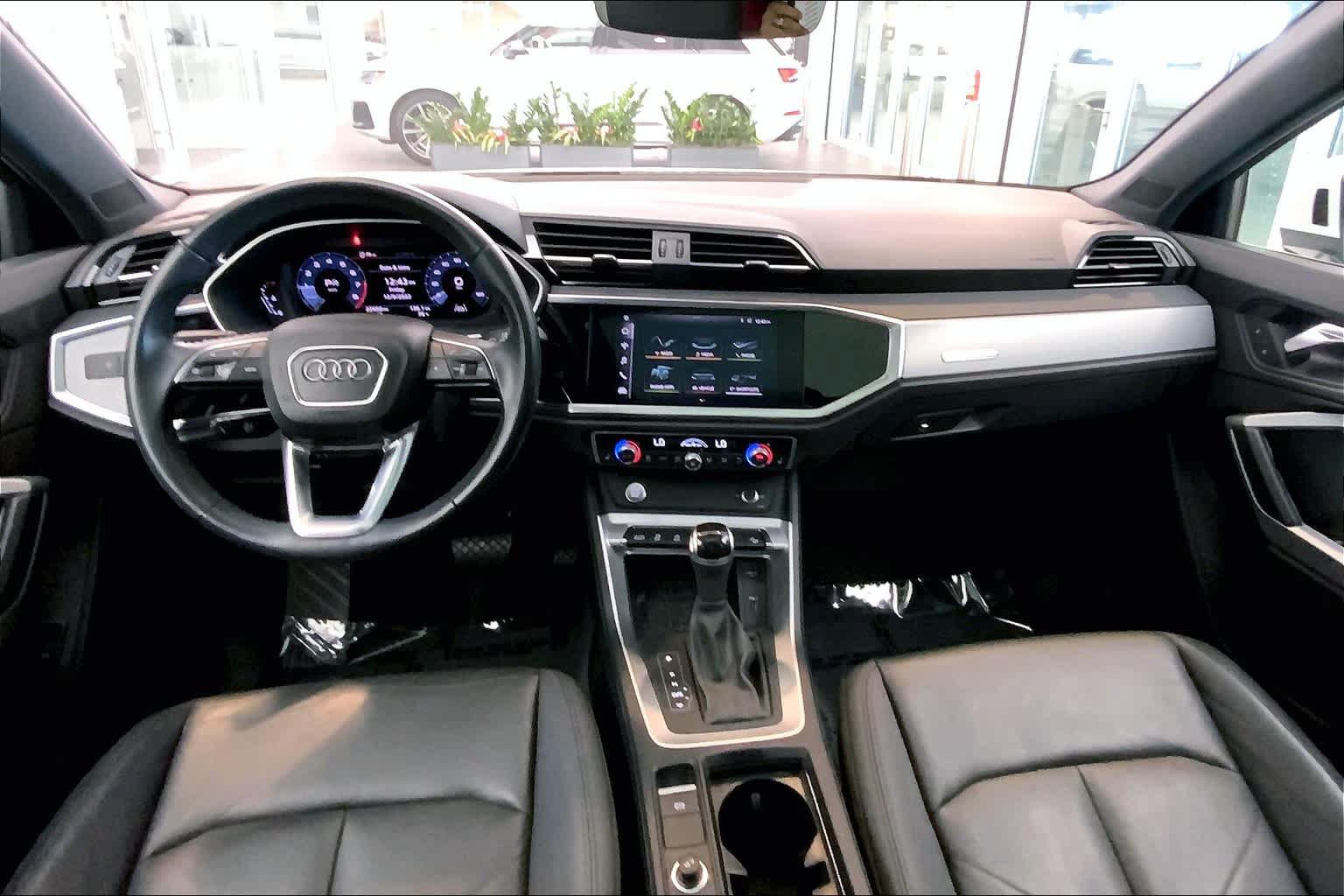 Used 2020 Audi Q3 2.0T Premium Plus w/ Premium Plus Package AWD/4WD image 16