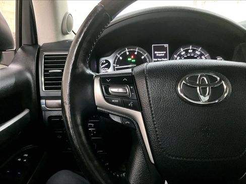 Used 2019 Toyota Land Cruiser AWD/4WD image 21
