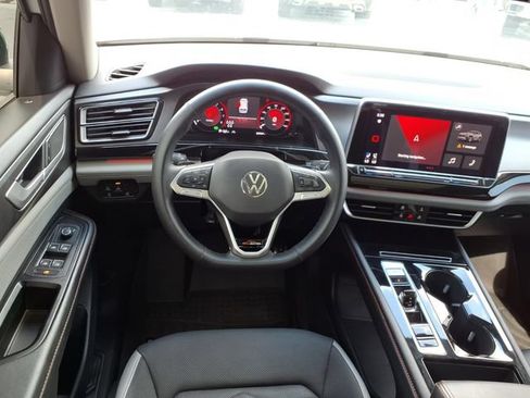 Used 2024 Volkswagen Atlas Peak Edition SE AWD/4WD image 6
