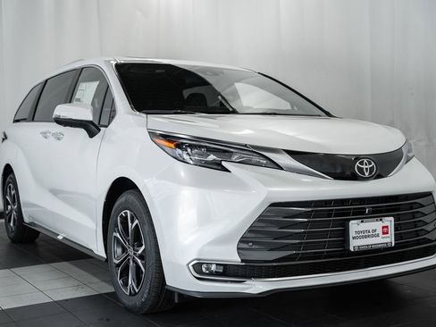 New 2026 Toyota Sienna Platinum image 1