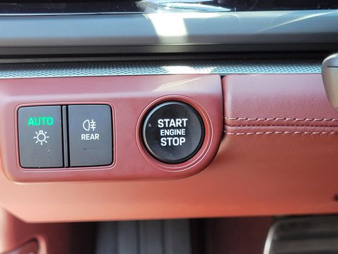 Used 2026 Porsche Panamera 4 AWD/4WD image 20