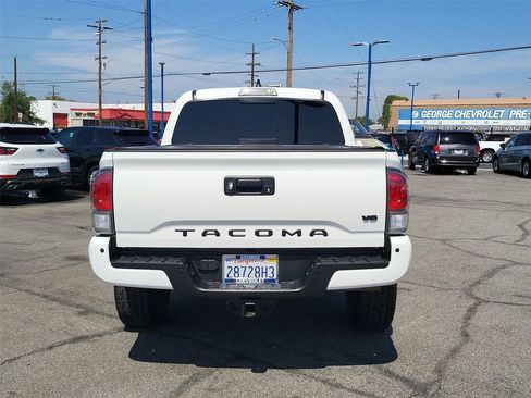 Used 2022 Toyota Tacoma TRD Off-Road w/ Technology Package image 29