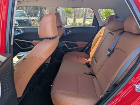 Used 2025 Kia Soul EX image 13