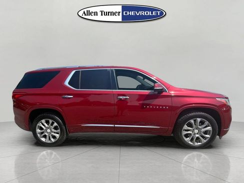 Used 2019 Chevrolet Traverse Premier w/ Driver Confidence II Package FWD image 3