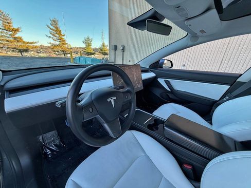 Used 2021 Tesla Model 3 Long Range image 9