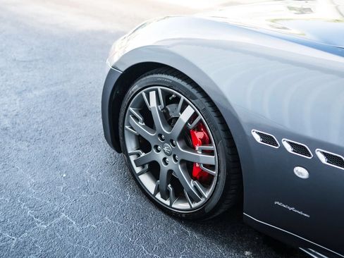 Used 2015 Maserati GranTurismo MC RWD image 5