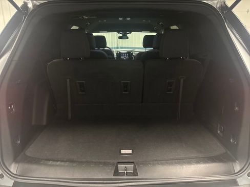 Used 2023 Chevrolet Traverse LT image 16
