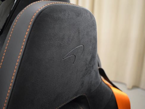 Used 2024 McLaren 750S Spider RWD image 38