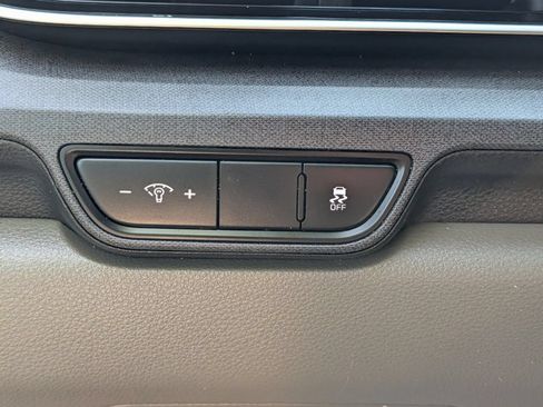 Used 2025 Kia Carnival EX FWD image 12