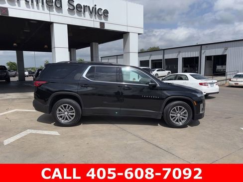 Used 2023 Chevrolet Traverse LT w/ Rear Camera Mirror Package AWD/4WD image 2