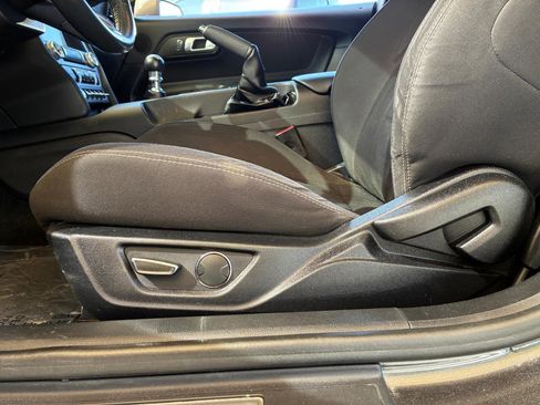 Used 2019 Ford Mustang GT Premium image 13