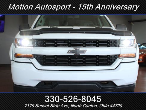 Used 2018 Chevrolet Silverado 1500 Custom w/ Custom Convenience Package AWD/4WD image 37