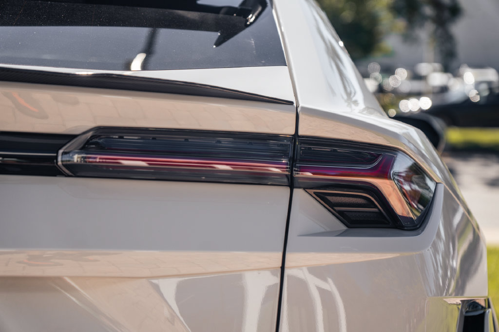 Used 2024 Lamborghini Urus Performante AWD/4WD image 12