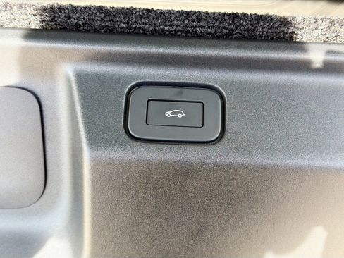 Used 2025 Land Rover Range Rover SE AWD/4WD image 48