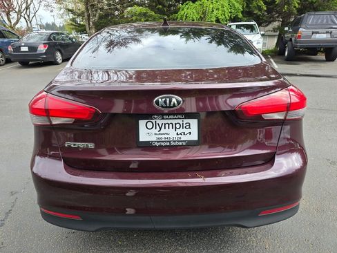Used 2017 Kia Forte LX image 5