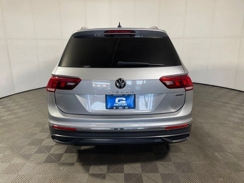 Certified 2022 Volkswagen Tiguan SE AWD/4WD image 5