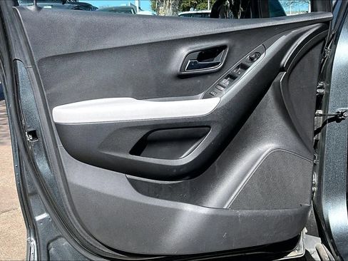 Used 2019 Chevrolet Trax LS w/ Tint and Cruise Package image 21