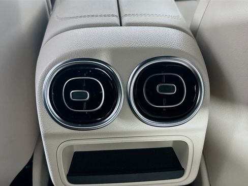 Used 2025 Mercedes-Benz CLE 300 4MATIC Coupe image 28