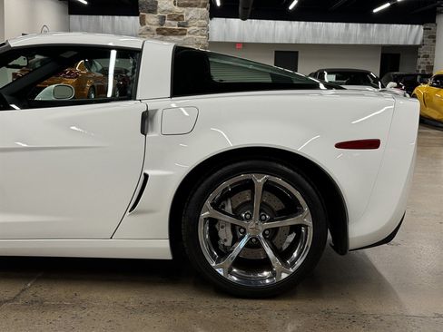 Used 2010 Chevrolet Corvette Grand Sport w/ Preferred Equipment Group RWD image 8
