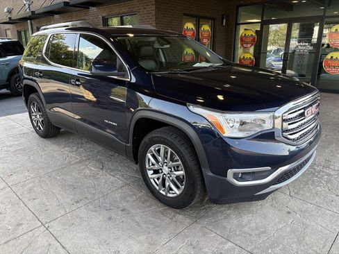 Used 2017 GMC Acadia SLT FWD image 4