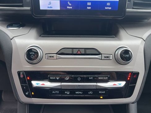 Used 2023 Ford Explorer XLT w/ Equipment Group 202A image 31