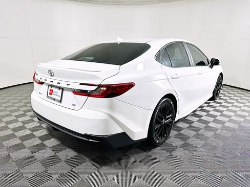 Certified 2025 Toyota Camry SE FWD image 3