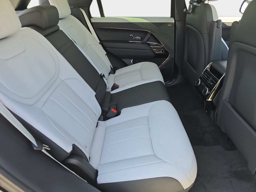New 2027 Land Rover Range Rover Sport Battersea AWD/4WD image 11