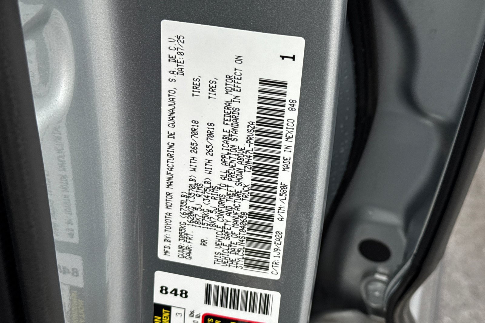 Certified 2025 Toyota Tacoma TRD Off-Road AWD/4WD image 30