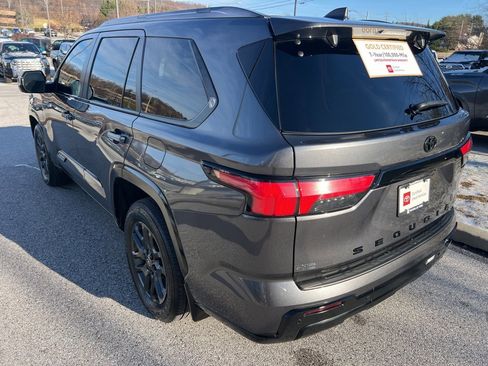 Certified 2025 Toyota Sequoia Platinum image 6