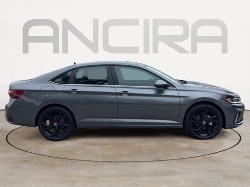 New 2026 Volkswagen Jetta SE FWD image 9
