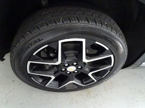 Used 2025 Chevrolet Traverse High Country w/ LPO, Floor Liner Package AWD/4WD image 30